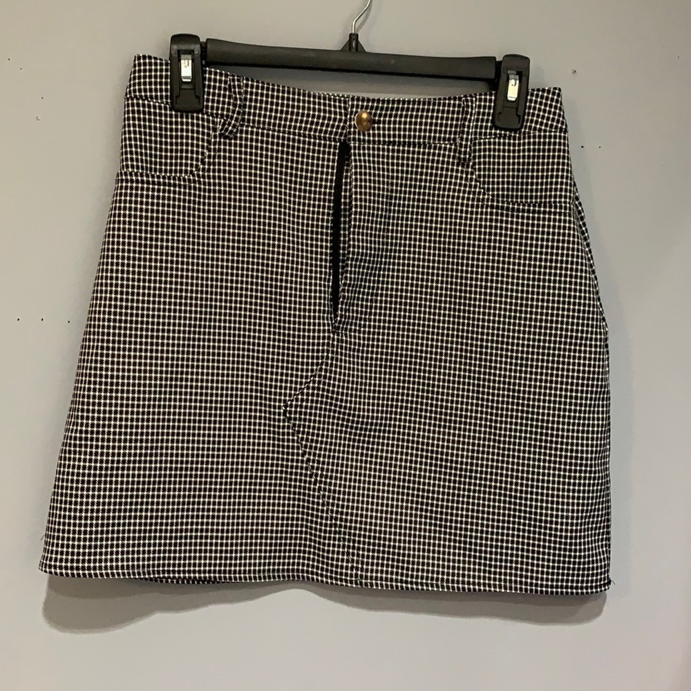 Medium black and white mini skirt